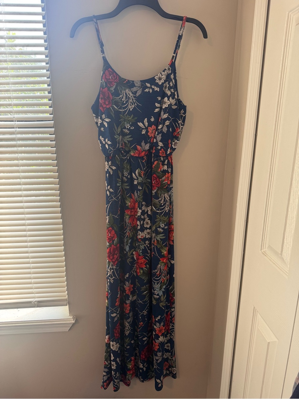 Love Ryan Los Angeles Floral Maxi Dress Navy Blue Spaghetti Strap Size M